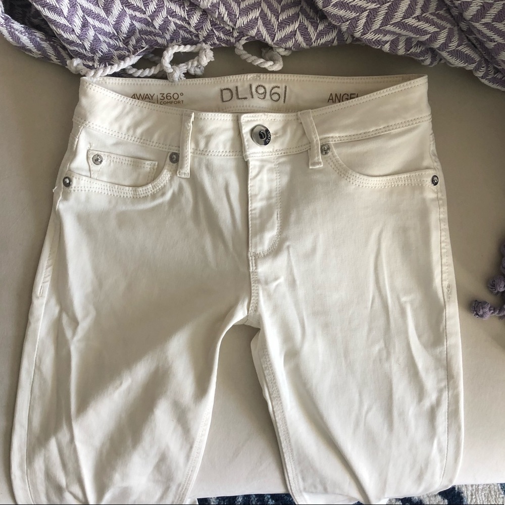 DL1961 Like New White Jeans; Angel Mid-Rise Ankle in Milk